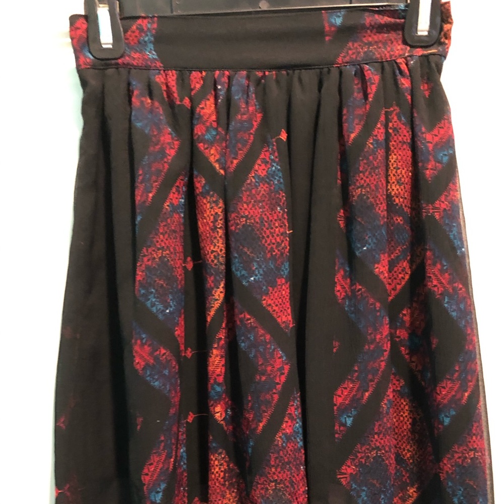 Patterned High-Low Skirt - Picture 2 of 4